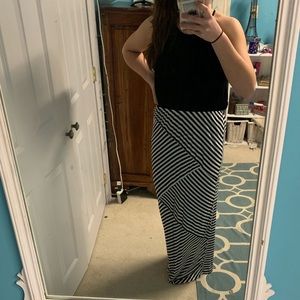 Stretchy maxi skirt!